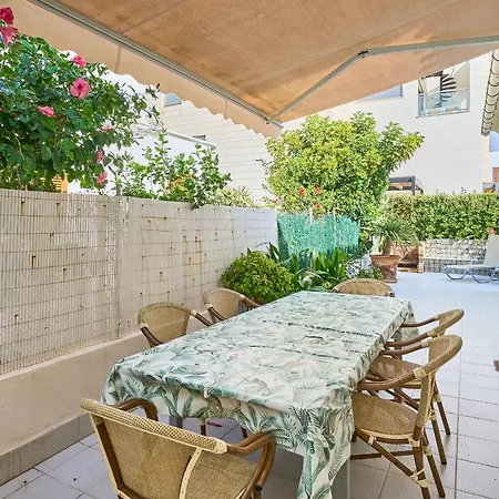 Дом отдыха Hibiscus Поланко